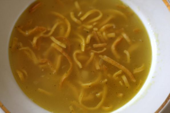 Фото: Суп с жареной лапшой.