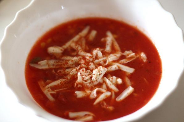 Фото: Томатный суп с кукурузой.