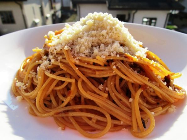 Фото: Спагетти с соусом из анчоусов
