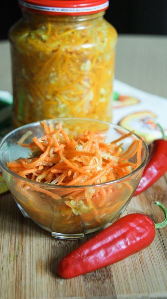 Фото: Огуречно-морковный салат по-корейски