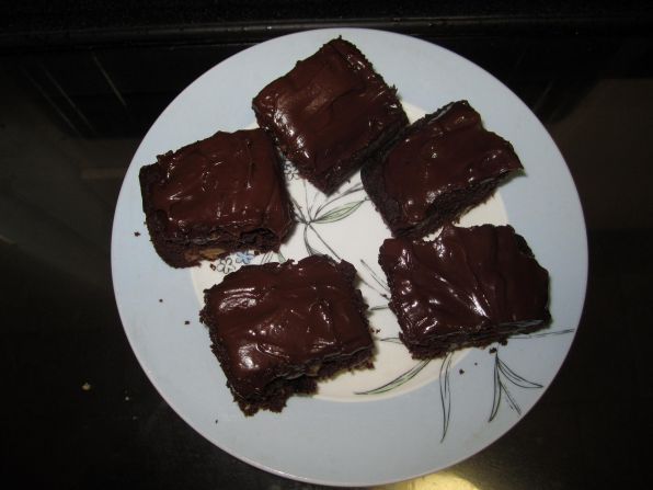 Фото: Рецепт 1. Сладкий праздник с шоколадным пирожным Брауни с грецкими орехами в ноябрьском холоде