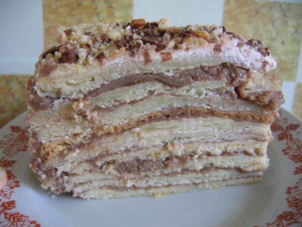 Фото: Именинный торт с заварным кремом