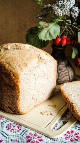 Фото: Простой пшенично-ржаной хлеб в хлебопечке