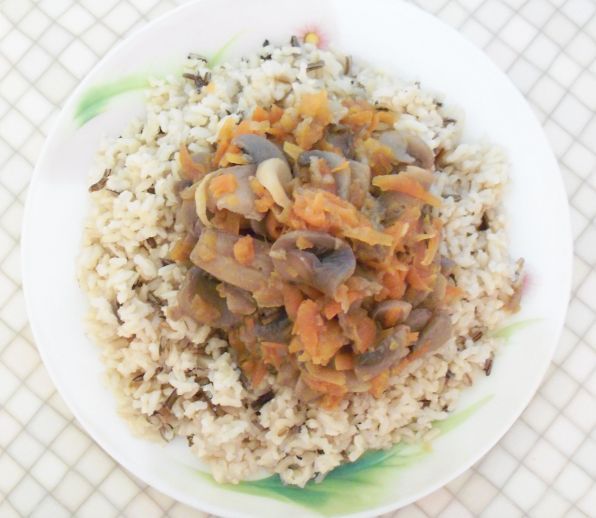 Фото: Блюда из риса мужу на ужин. Бурый рис с шампиньонами.