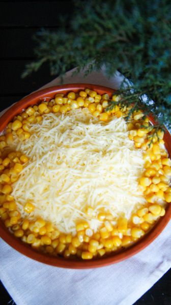 Фото: Салат с кукурузой и колбасой