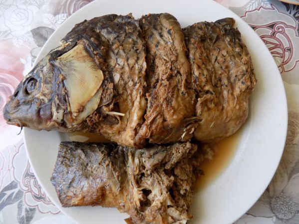 Фото: Фаршированная рыба ("Гефилтефиш", еврейская кухня)