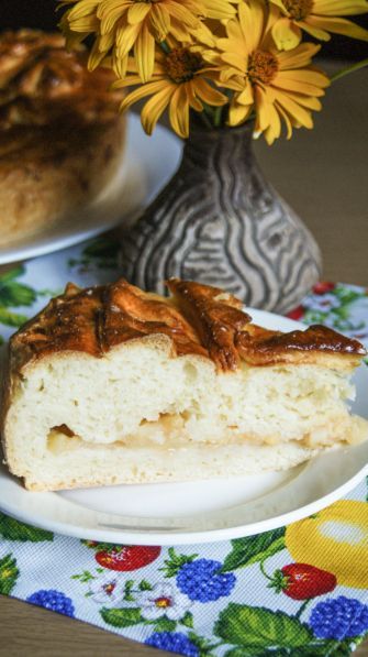 Фото: Дрожжевой пирог с яблоками