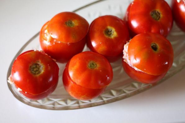 Фото: Фаршированные помидоры.